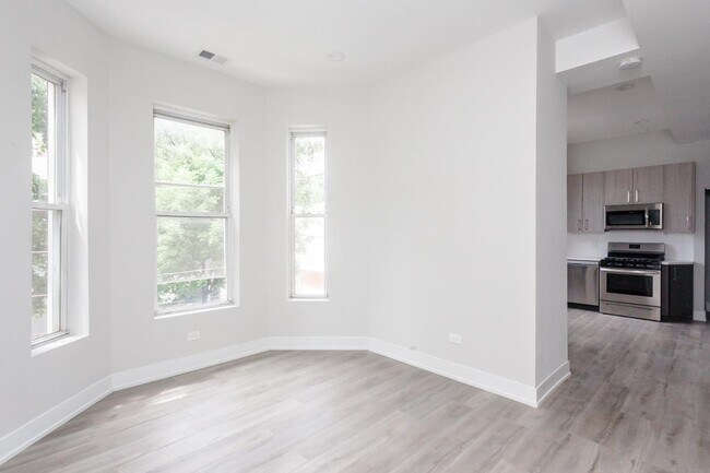 Foto del edificio - 2 bedroom in Chicago IL 60608