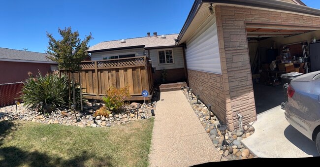 Building Photo - 3359 Mount Logan Dr