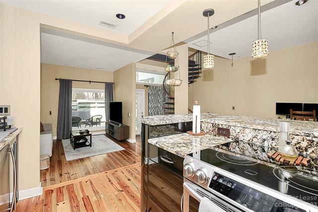 Building Photo - 501 Fenton Pl