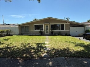 Building Photo - 1010 N 74th Way