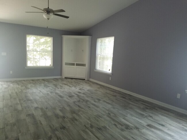 Building Photo - 3598 Cagney Dr