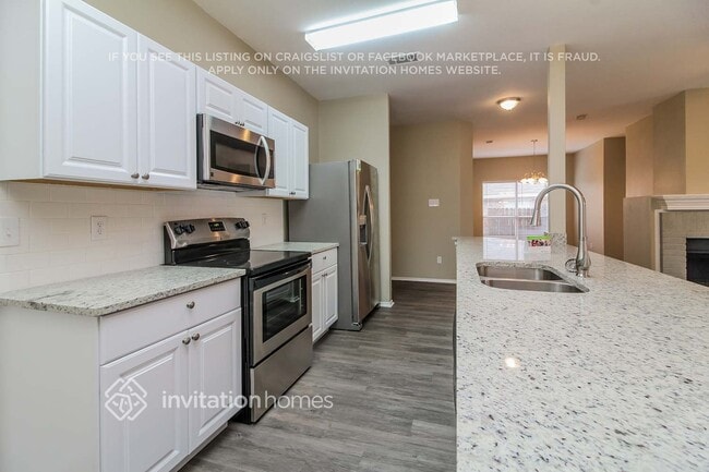 Foto del edificio - 6717 Flamewood Dr