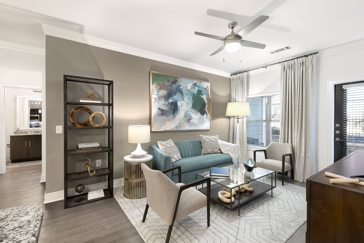 Resplandeciente sala de estar - The Adley Craig Ranch Apartments