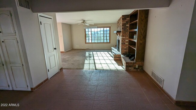 Building Photo - 13028 N Victor Hugo Ave