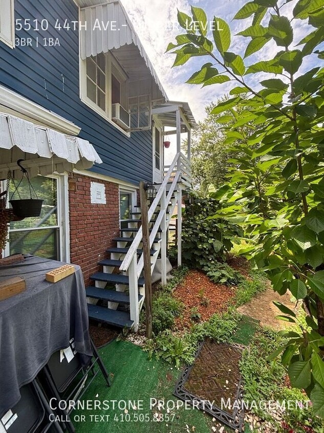 Photo - 5510 44th Ave.- (Upper Level-