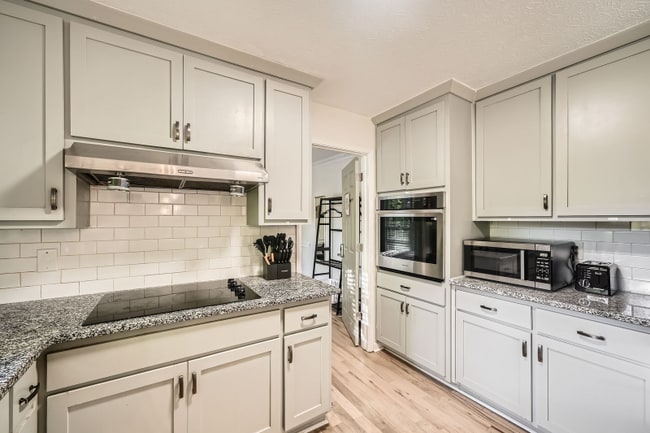 Foto del edificio - 466 Raven Springs Trail