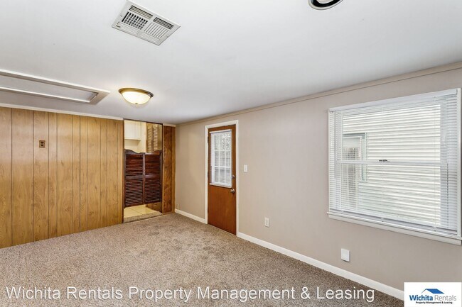 Building Photo - 3 br, 1 bath House - 3215 Downtain