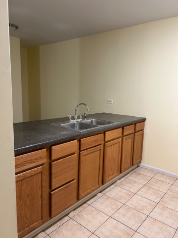 2909 Willow Ln Unit 6, Zion, IL 60099 Room for Rent in Zion, IL