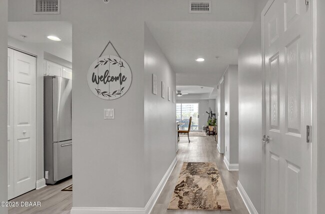 Foto del edificio - 4670 Links Village Dr