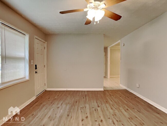 Building Photo - 6497 Voyles Dr