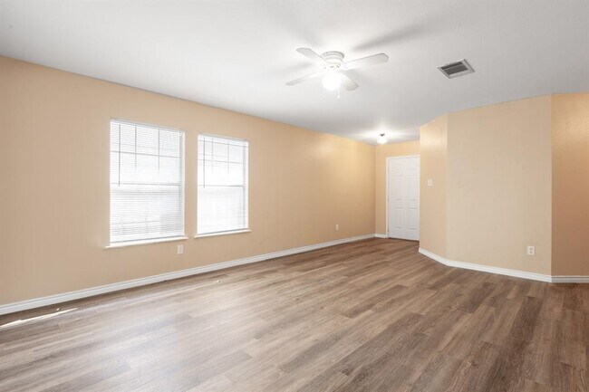 Building Photo - 1328 Water Spaniel Way