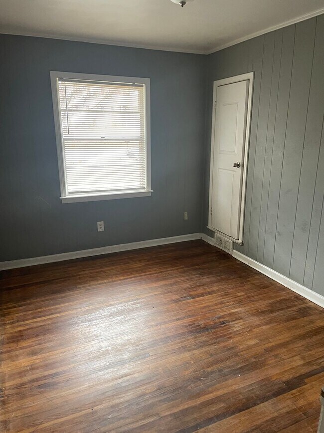 Foto del edificio - Bright 3BR SFR w/ 2 car garage + Eat in Kitchen + Large Patio in Memphis