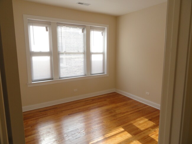 Foto del edificio - 4846 N Drake Ave