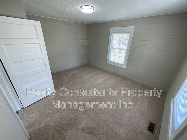 Building Photo - 3115 Utah Pl