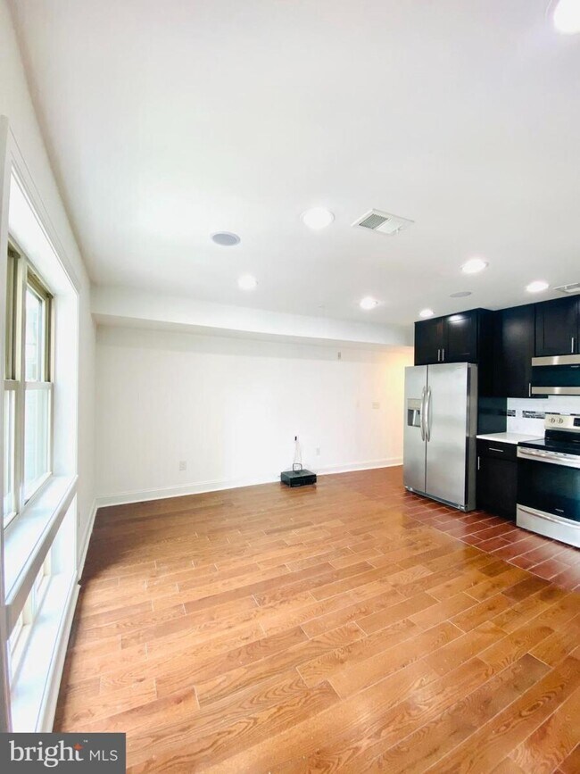 Foto del edificio - 2570 Frankford Ave