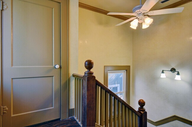 Building Photo - Storage in Arlington Heights