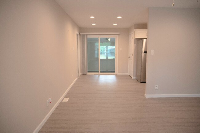 Foto del edificio - 1223 Esterling Dr