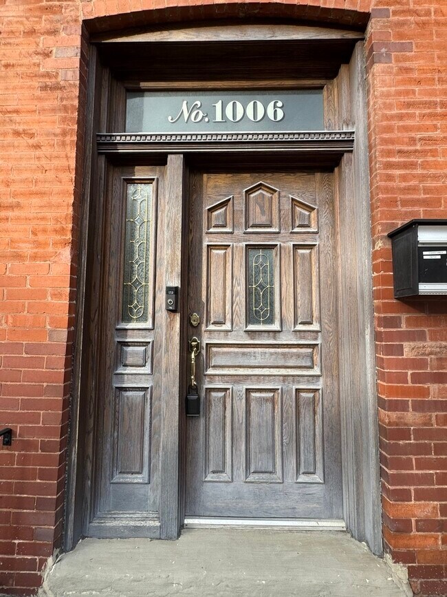 Foto del edificio - 1006 S Oakley Blvd