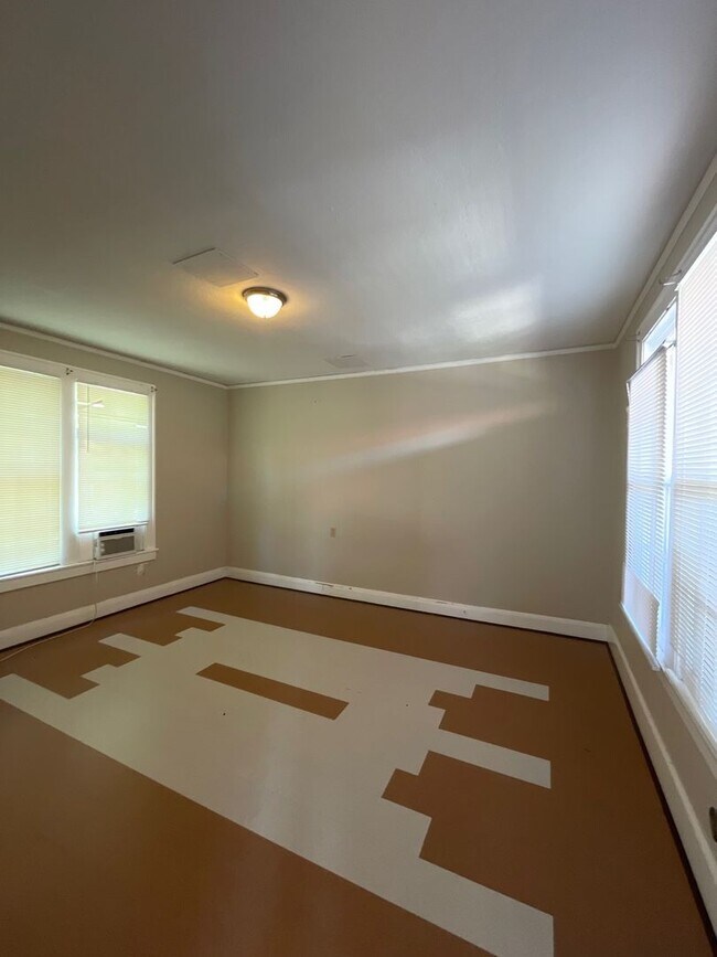 Foto del edificio - Ready for immediate move in ! 1/1 in Babso...