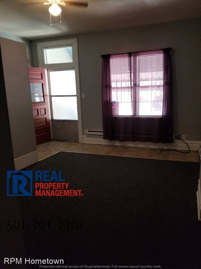 Building Photo - Studio, 1 bath House - 640 Park Ave. Unit B