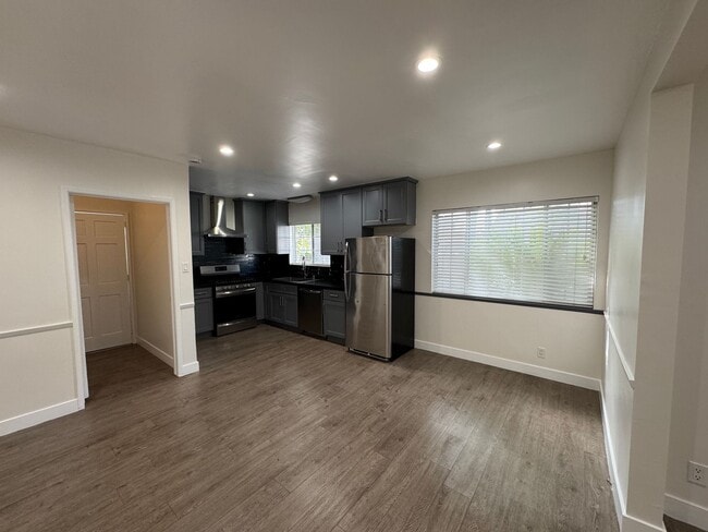 Foto del edificio - 4359 W 136th St