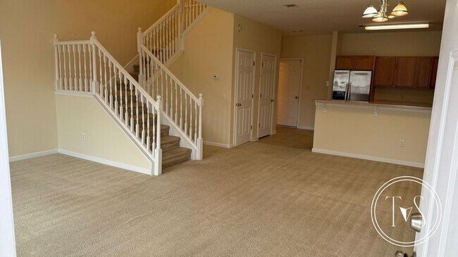 Foto del edificio - RATE DROP ALERT! (was $2100/month)