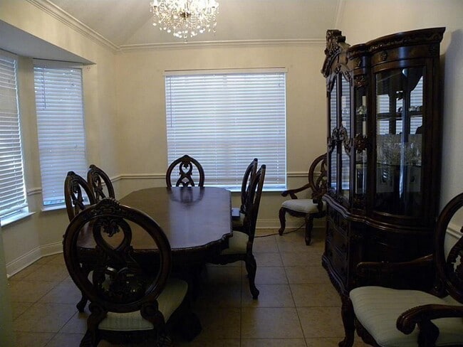 Building Photo - 235 Rustic Oaks Dr