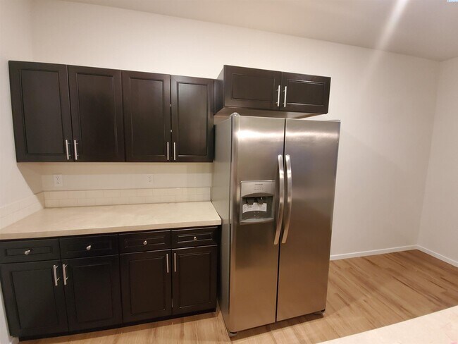 Foto del edificio - West Pasco Townhouse