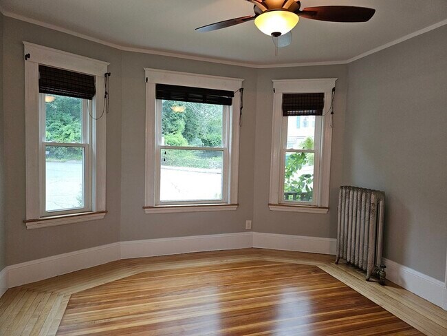 Building Photo - 12 Rock Glen Cir