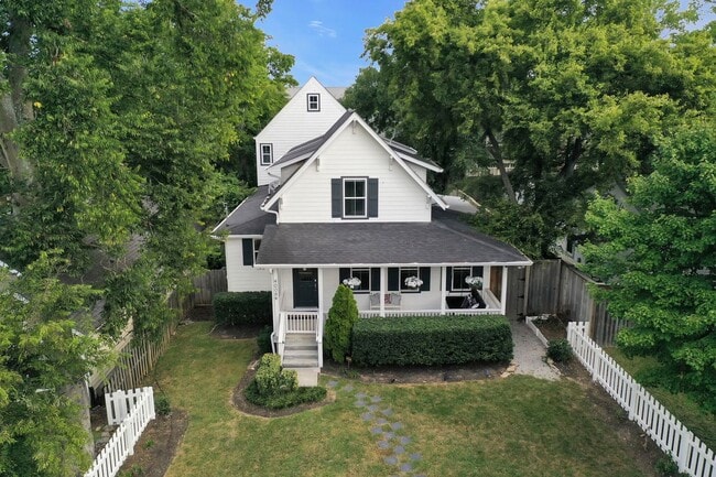 Great price for a huge house! CHARMING Syl... - Great price for a huge house! CHARMING Syl...