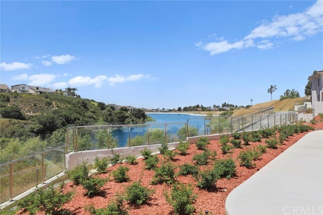 Foto del edificio - 7262 Lake Crest Ln