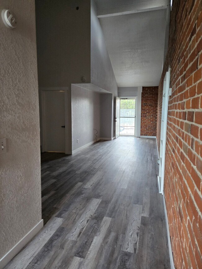 Foto del edificio - 109 N Kimball Ave