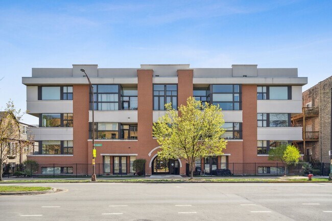 Building - 2065 N Kedzie Ave