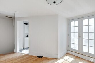 Building Photo - 168 W Laurel St