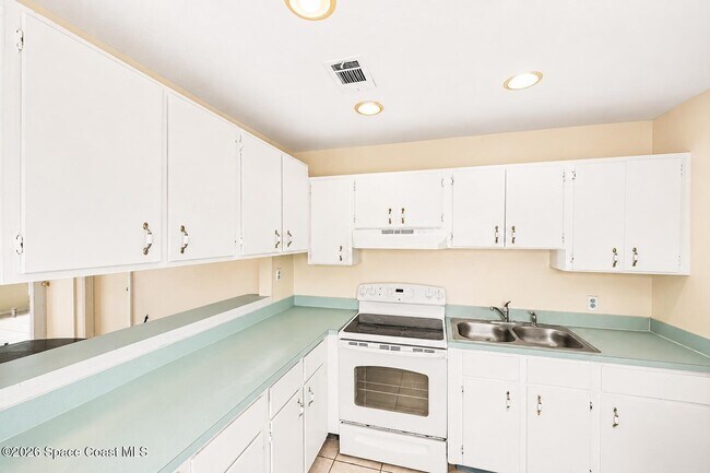 Foto del edificio - 1202 Linmoor Cir NE