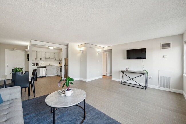 Building Photo - 1711 Bellevue Ave