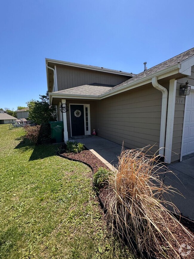 Building Photo - 514 Stonemont Dr