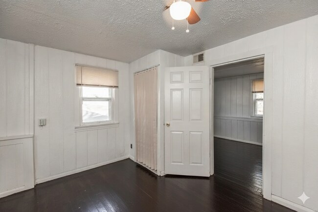 Foto del edificio - 222 Manning Ave