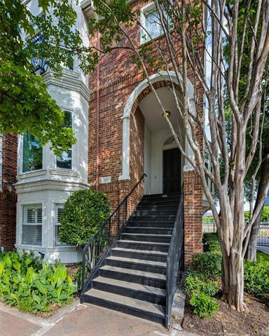 Foto principal - 2225 Canton St