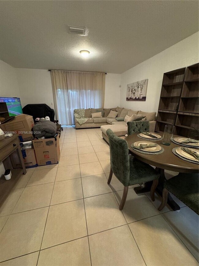 Foto del edificio - 4917 SW 140th Terrace