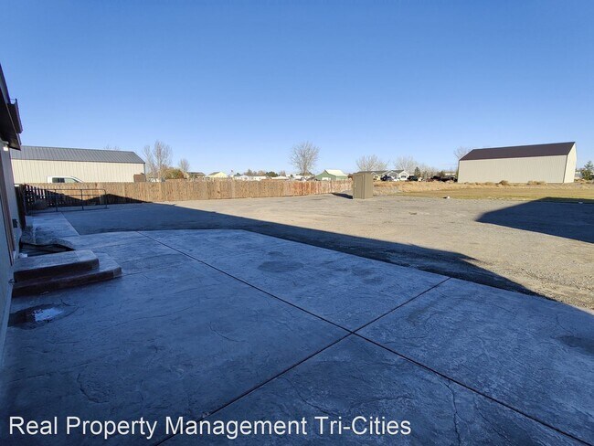 Foto del edificio - 3 br, 2 bath House - 45010 E Red Mountain Rd.