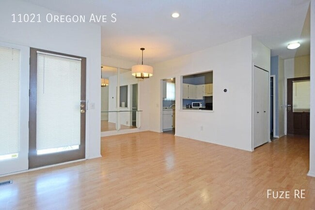 Building Photo - 11021 Oregon Ave S