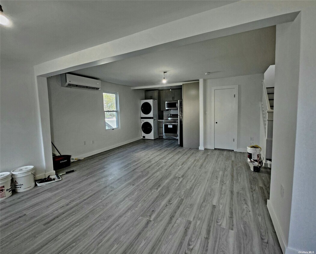 132 Roosevelt Ave, Valley Stream, NY 11581 House Rental in Valley