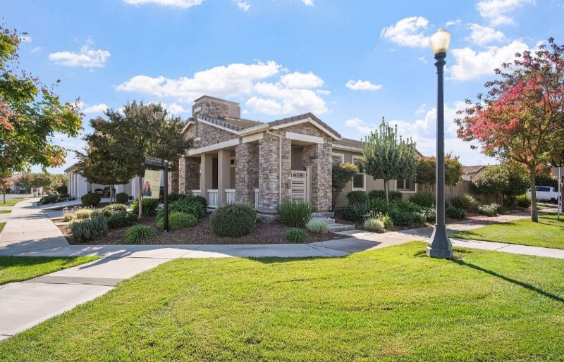 Primary Photo - 602 Criolla Dr