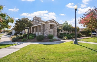 Building Photo - 602 Criolla Dr