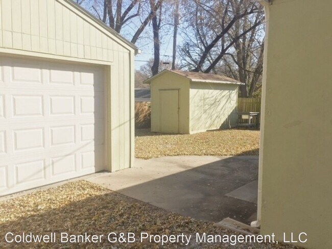 Building Photo - 3 br, 1 bath House - 2244 SW Edgewater Terr