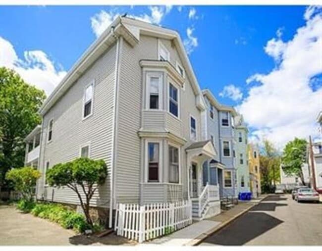 Building Photo - 53 Prince St