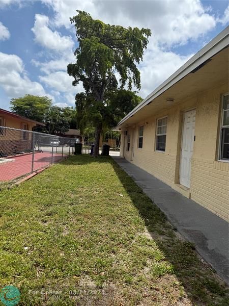 Foto del edificio - 2751 NW 14th Ct