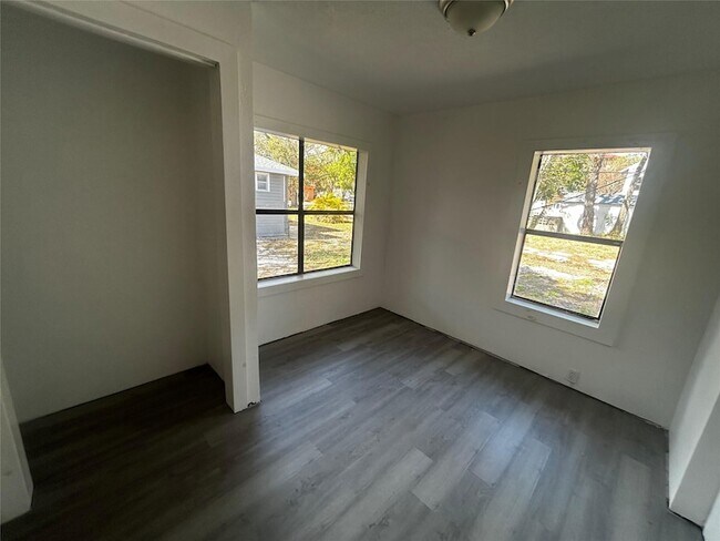 Foto del edificio - 516 S 11th St