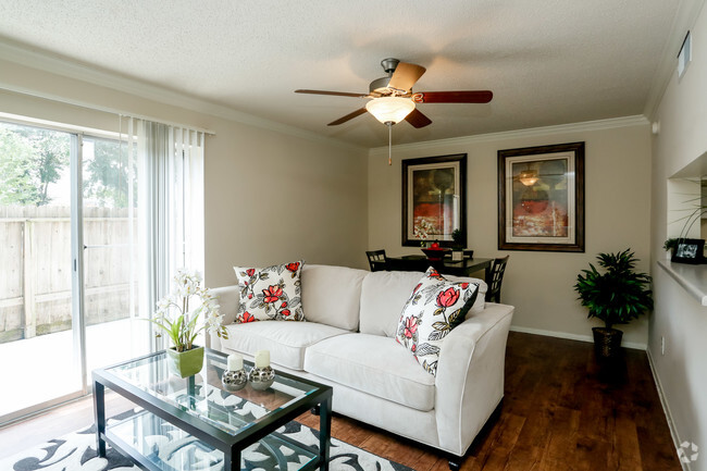 Living/Dining Room - Resort Townhomes